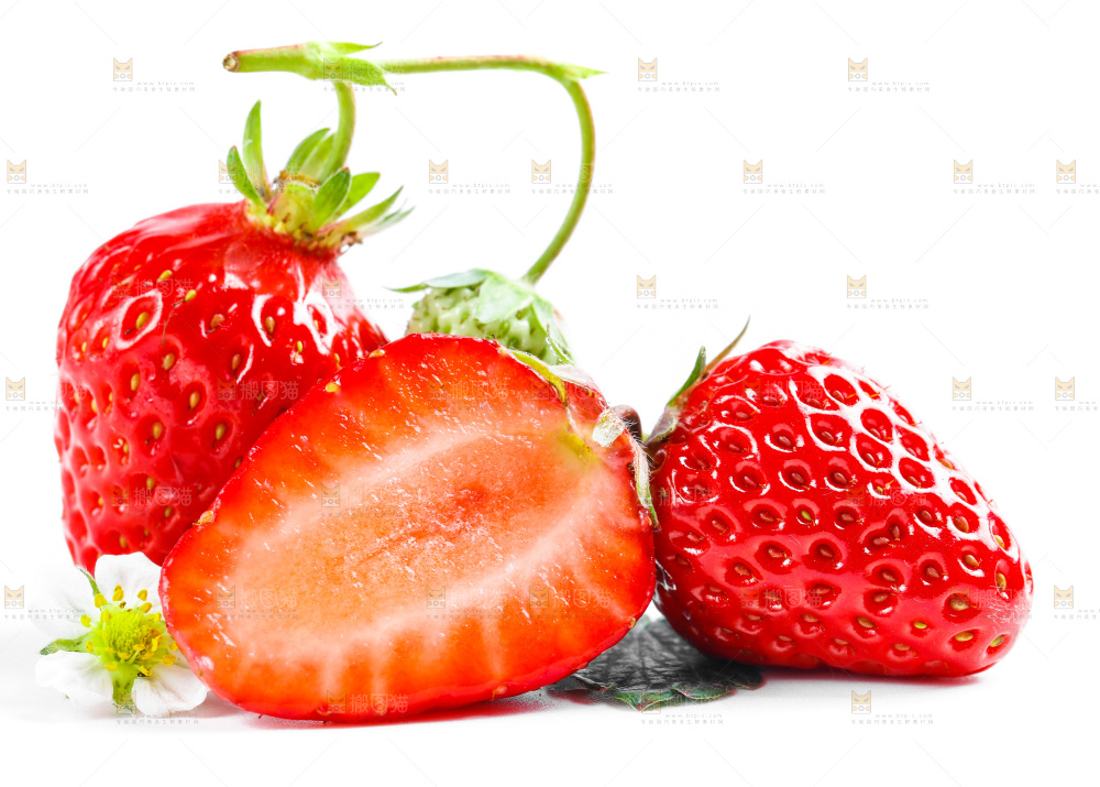白底上的草莓