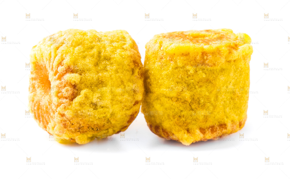 白底上的绿豆饼