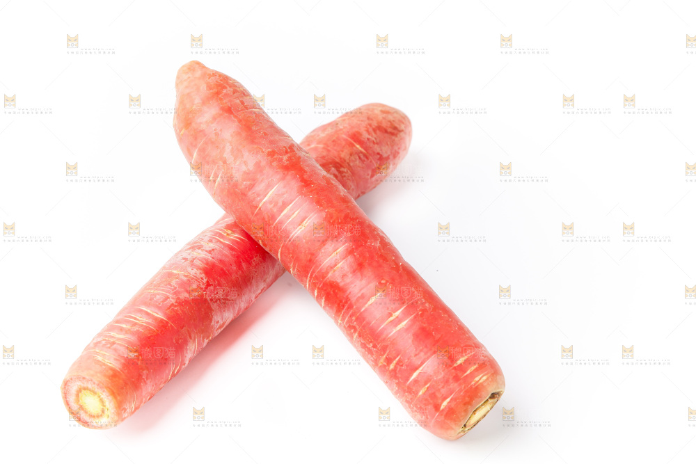 白底上的红胡萝卜