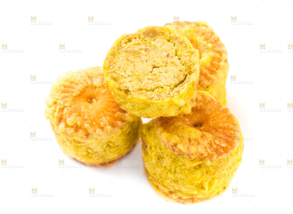 白底上的绿豆饼