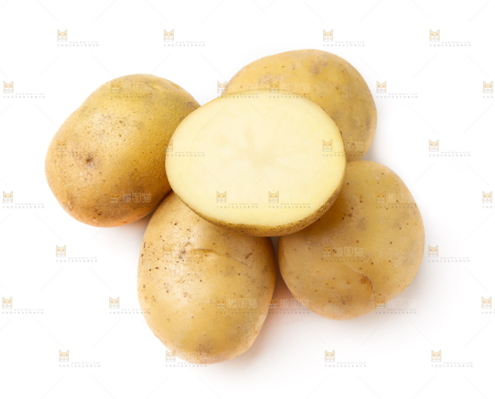 白底上放着黄心土豆
