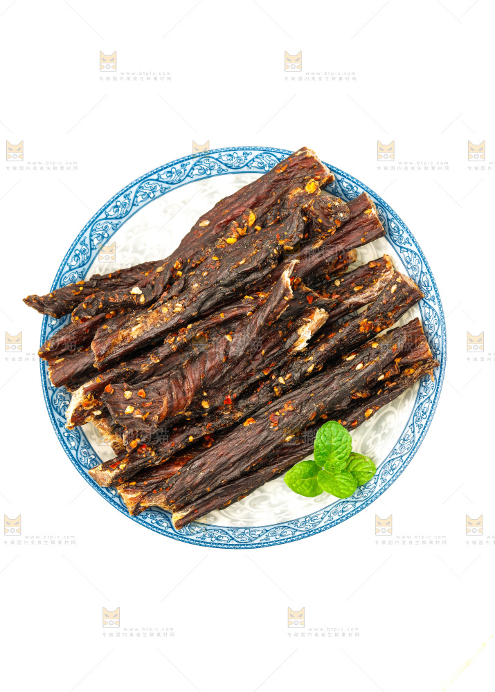 白底上放着一碗牛肉干