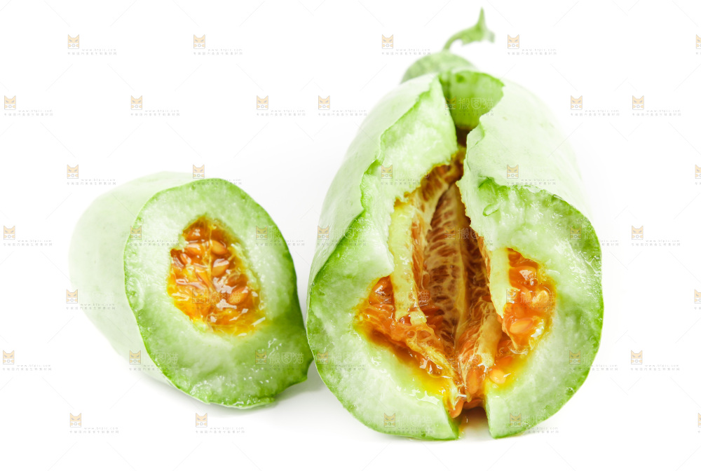 羊角蜜甜瓜放在白底上