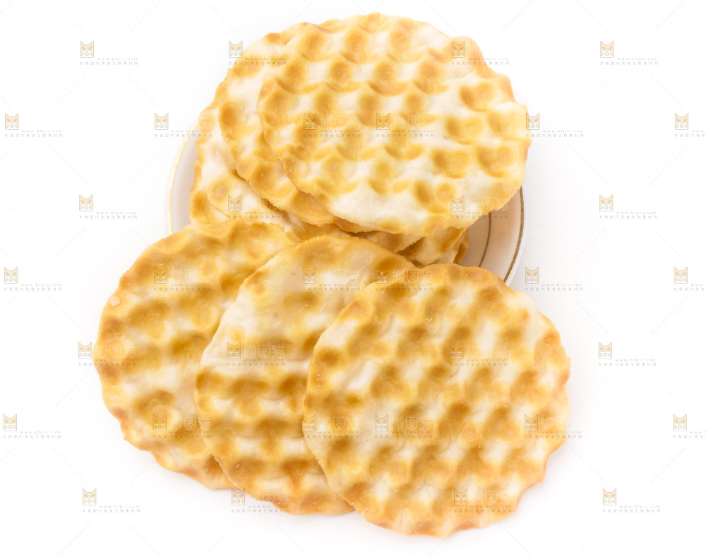 白底上的饼干