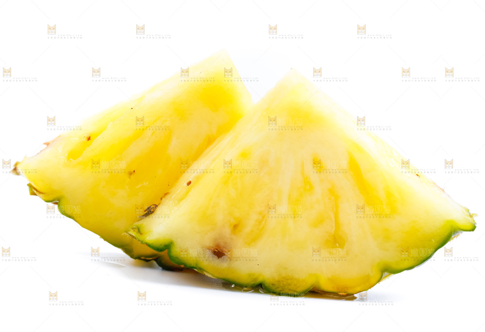 香水小菠萝放在白底上