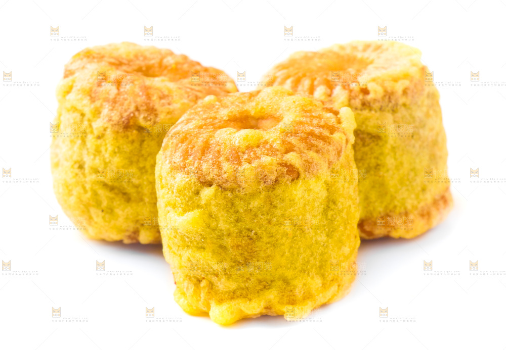 白底上的绿豆饼