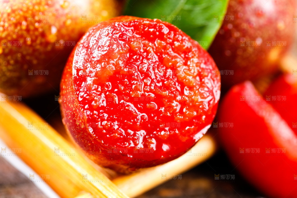 木盒里装着钱排三华李