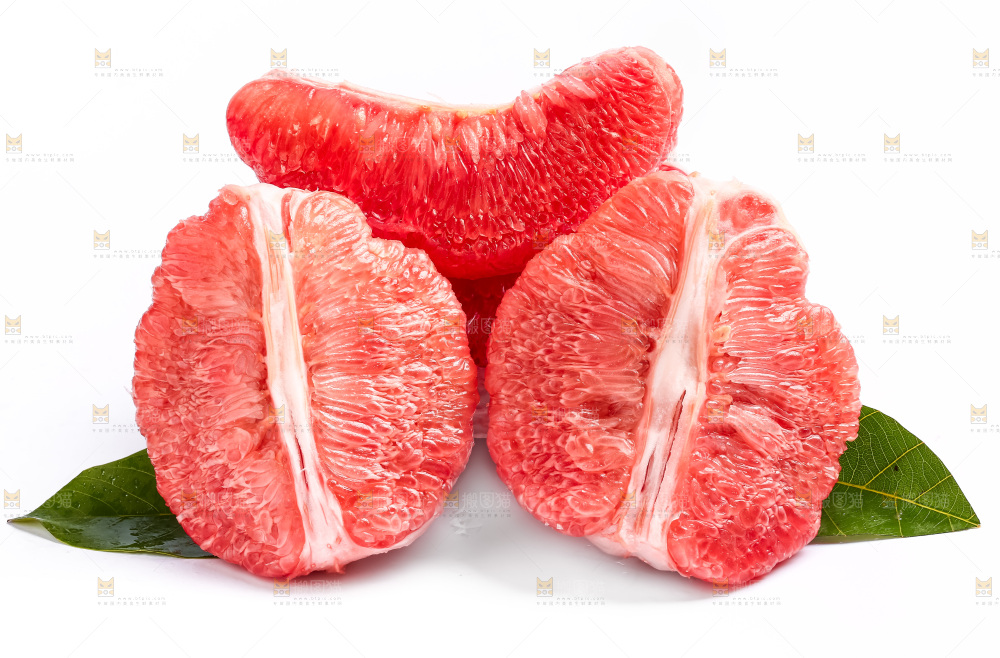 白底上放着红心蜜柚