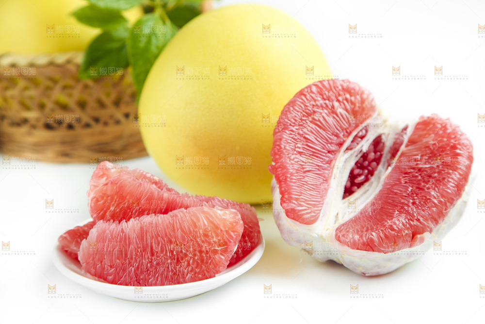 白底上的蜜柚