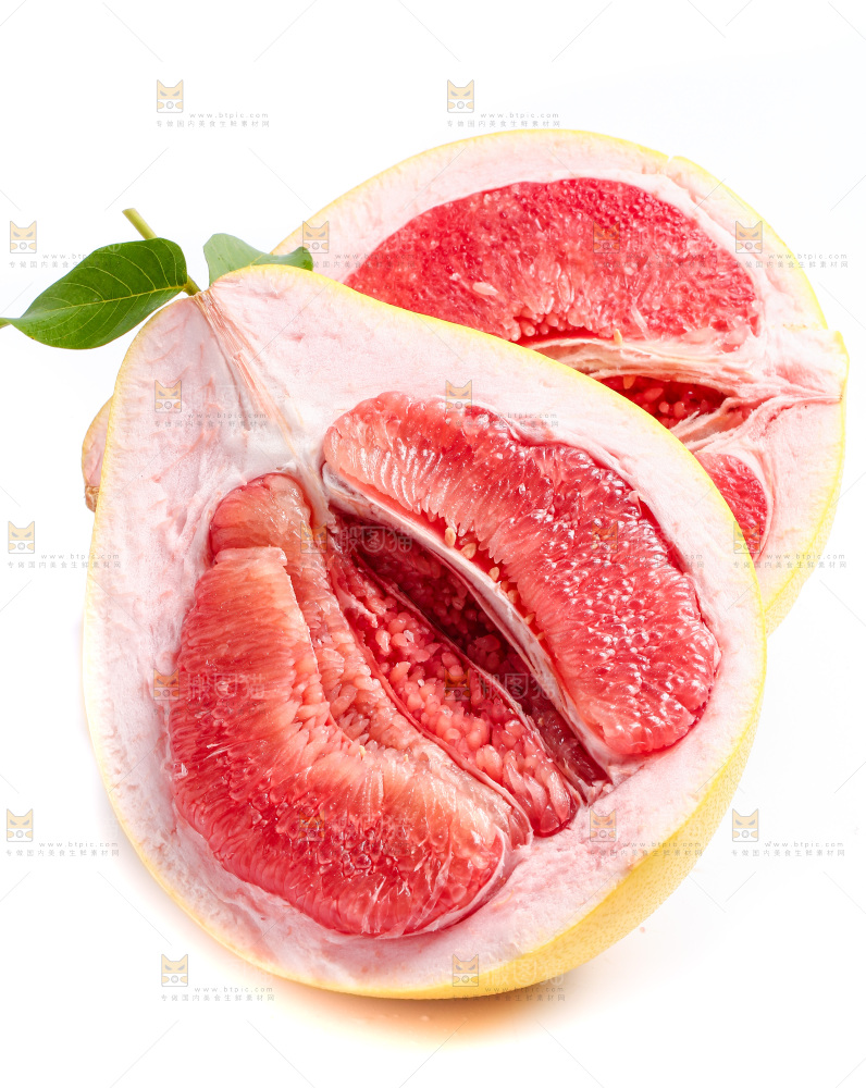 白底上放着红心柚子