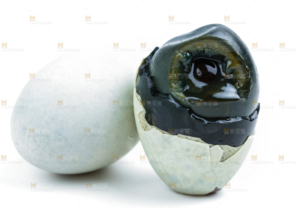 白底上放着松花蛋