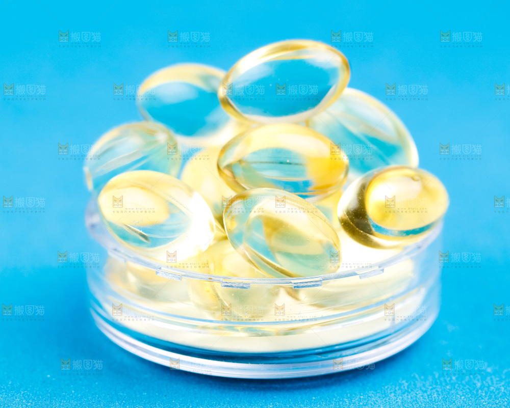 浅底上的鱼肝油