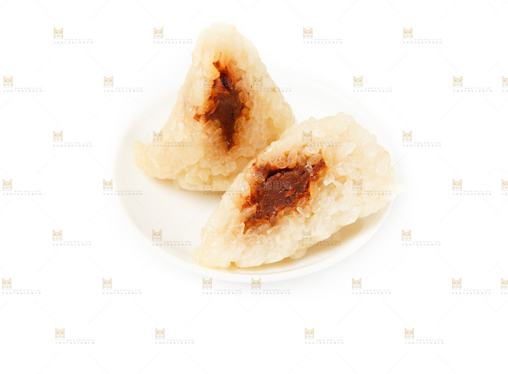 白底上放着一盘豆沙棕
