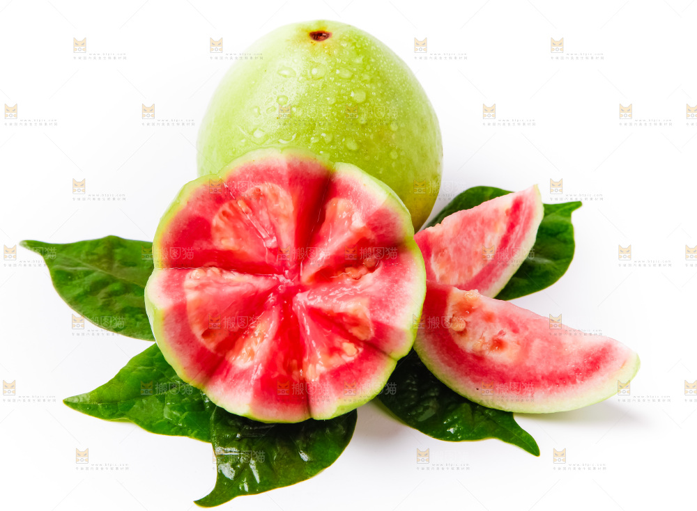 浅底上摆放着红芭乐