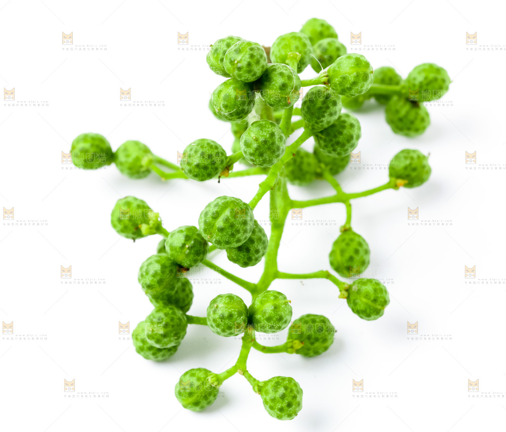 浅底上摆放着青花椒