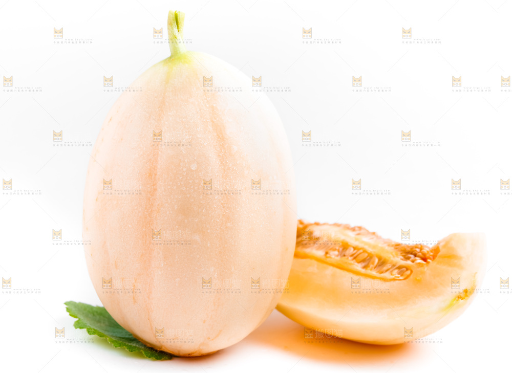 山东东方蜜瓜放在白底上