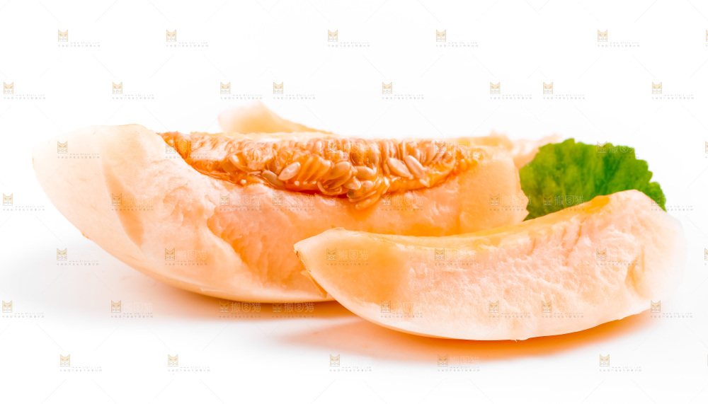 山东东方蜜瓜放在白底上