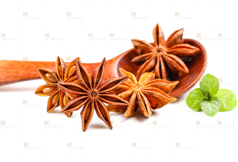 白底上放着八角