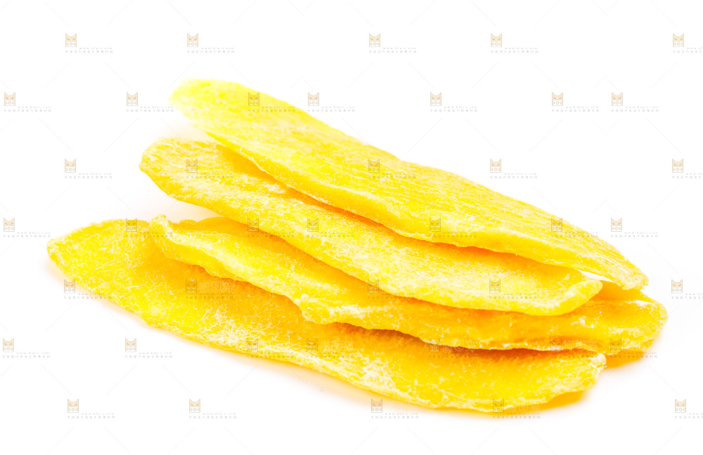 白底上放着芒果干片