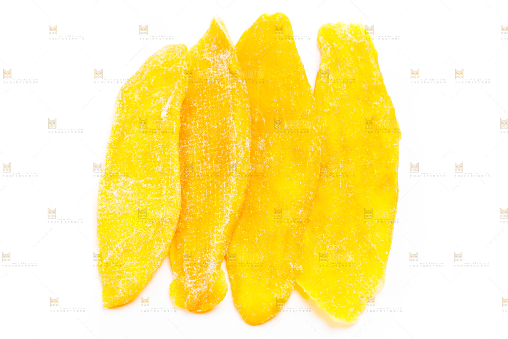 白底上摆放着芒果干