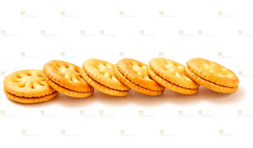 白底上的果酱夹心饼干