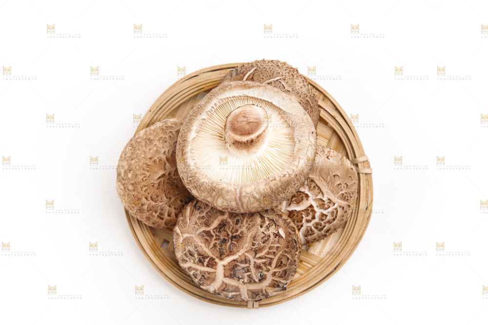 篮子里的冬菇