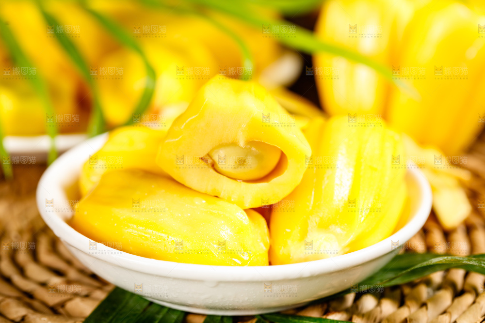 垫子上的菠萝蜜