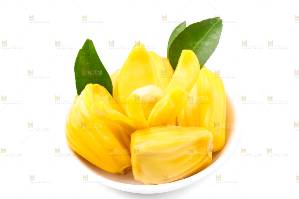 碟子里装着黄肉菠萝蜜