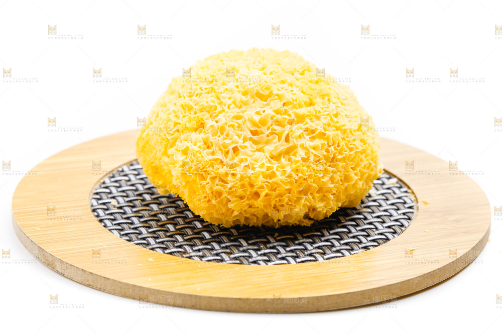 白底上放着古田银耳