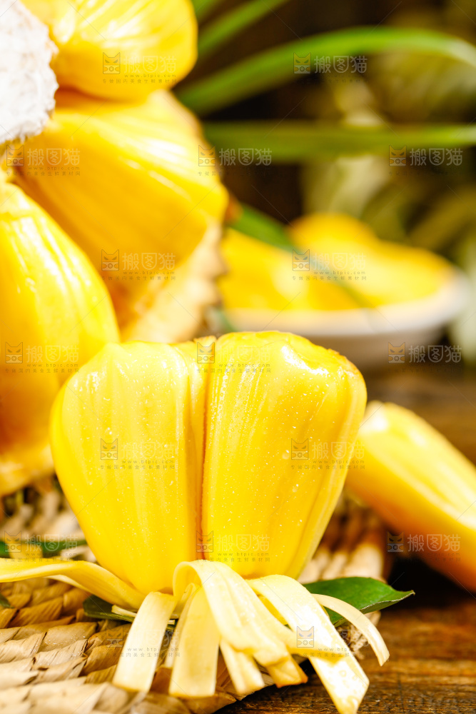 垫子上的菠萝蜜