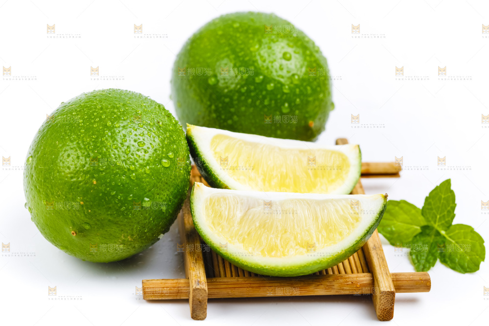 白底上的青柠