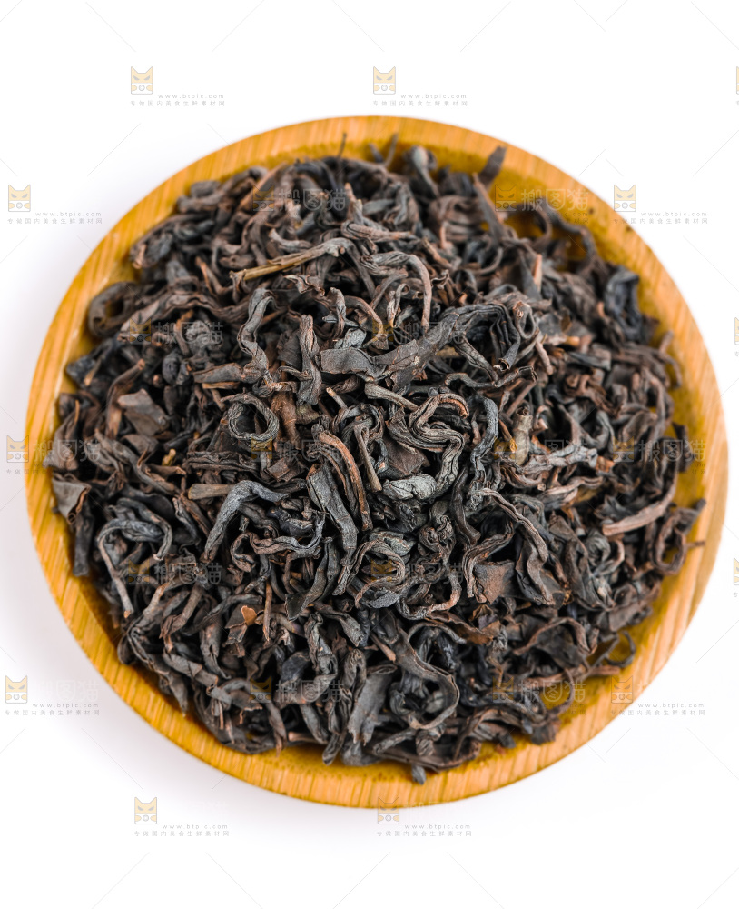 碟子里装着茶叶