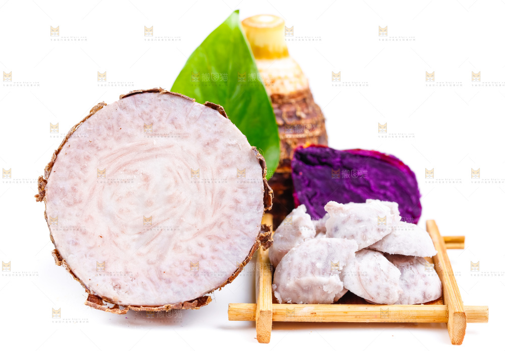 白底上放着芋头和紫薯果肉