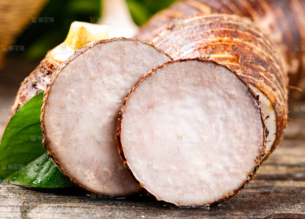 木底上放着荔浦芋头切片