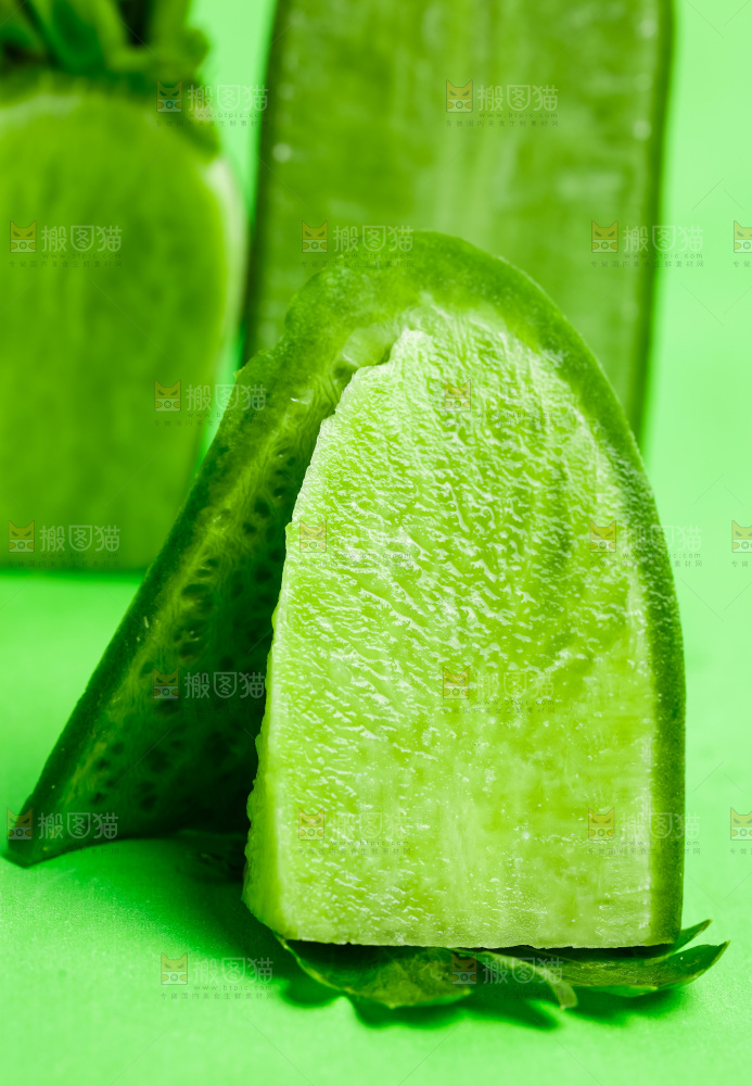 绿底上的青萝卜
