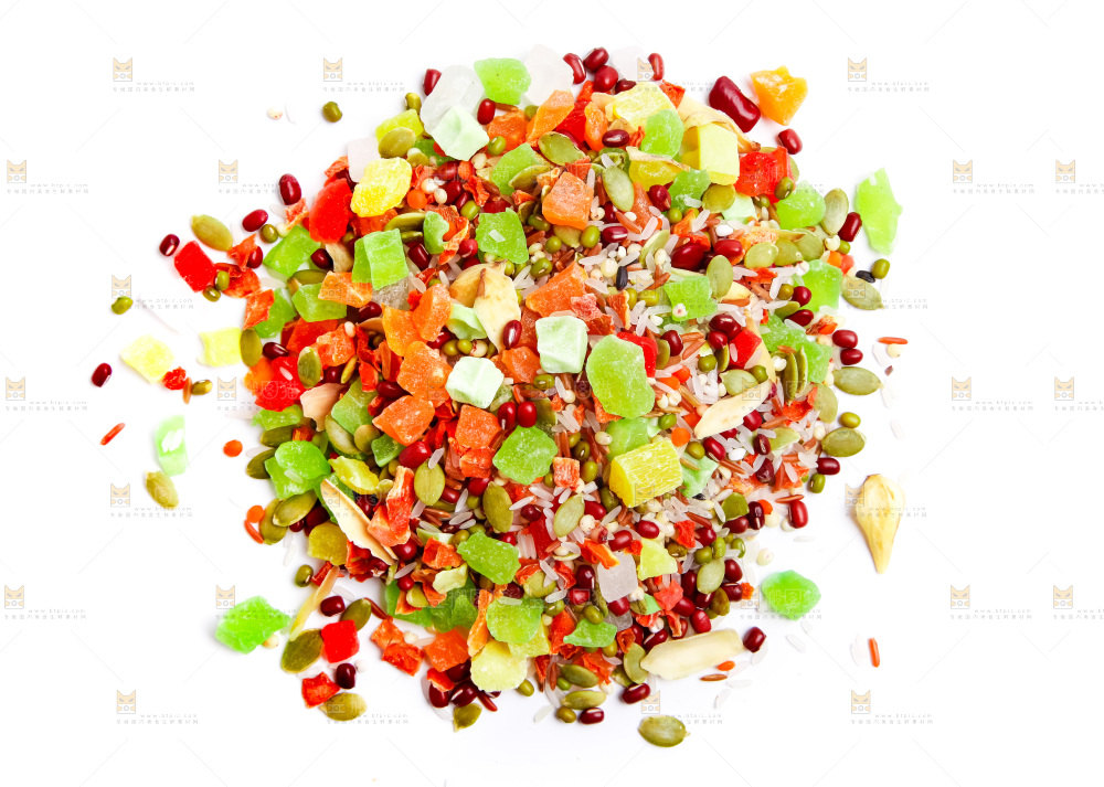 白底上放着一堆水果粥食材