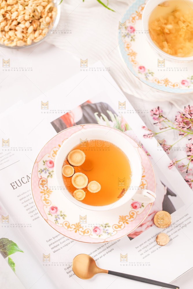 一杯甘草片泡茶