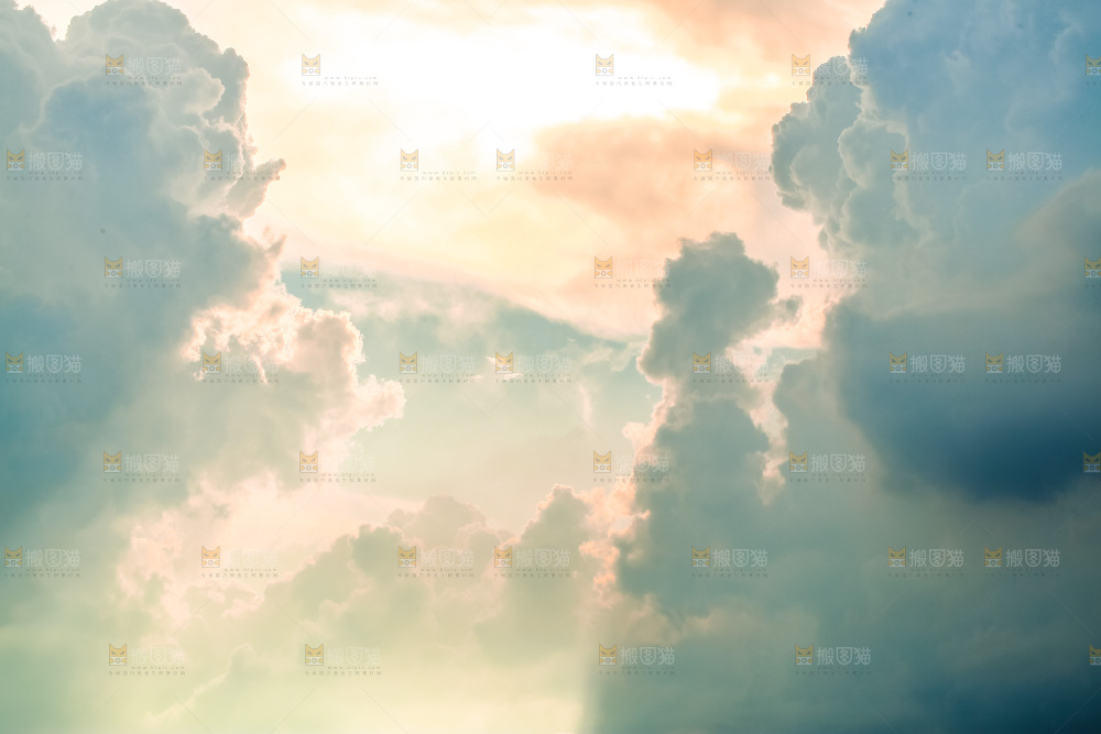 天空中的一片晚霞