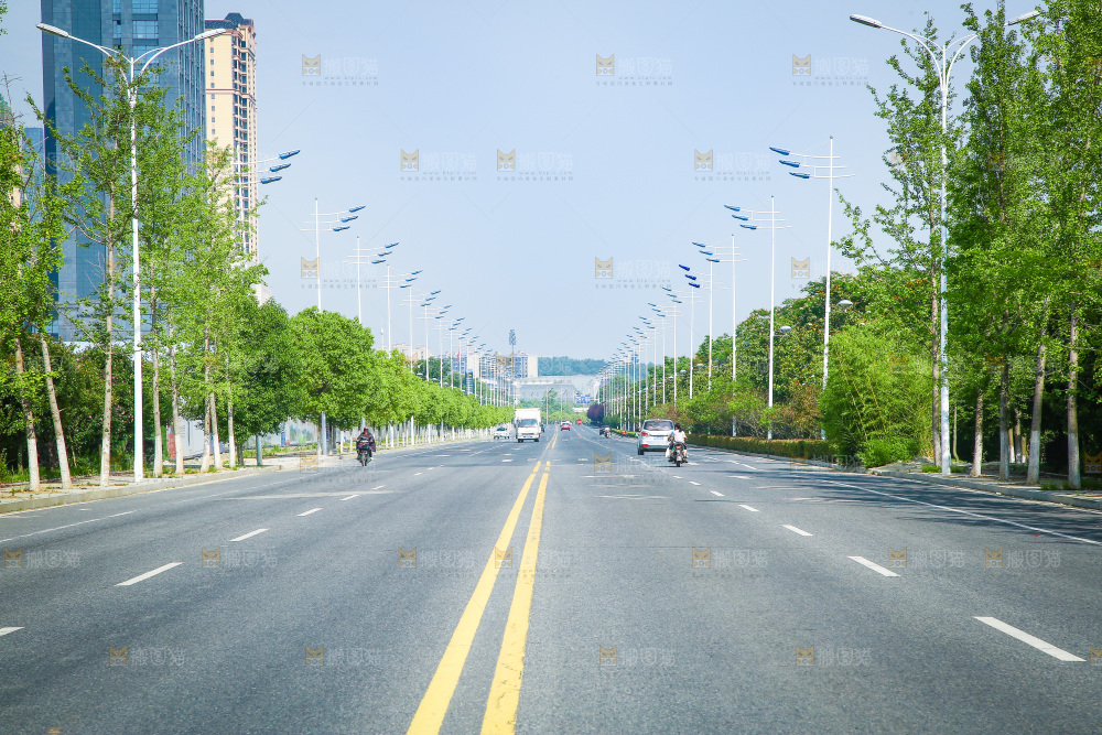 宽敞的道路