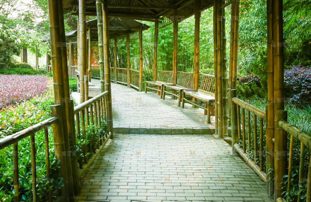 公园里的凉亭