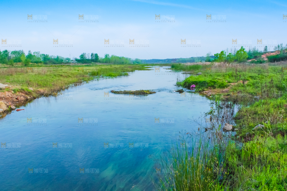 一条清澈的河流