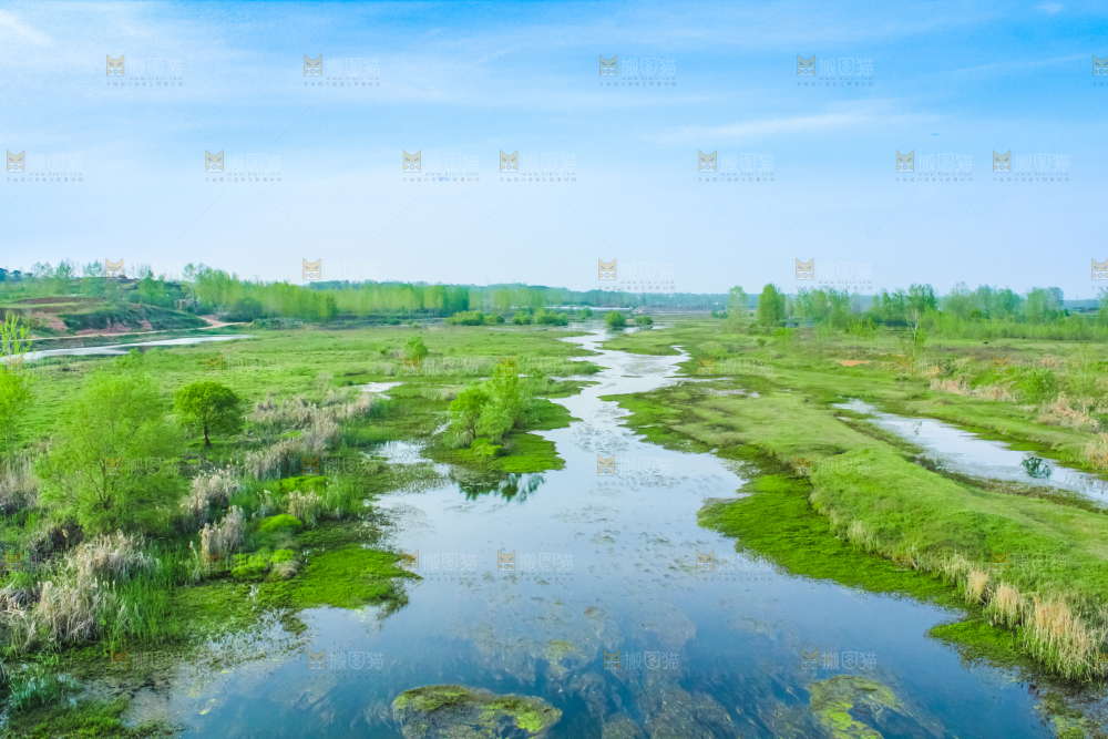一条清澈的河流