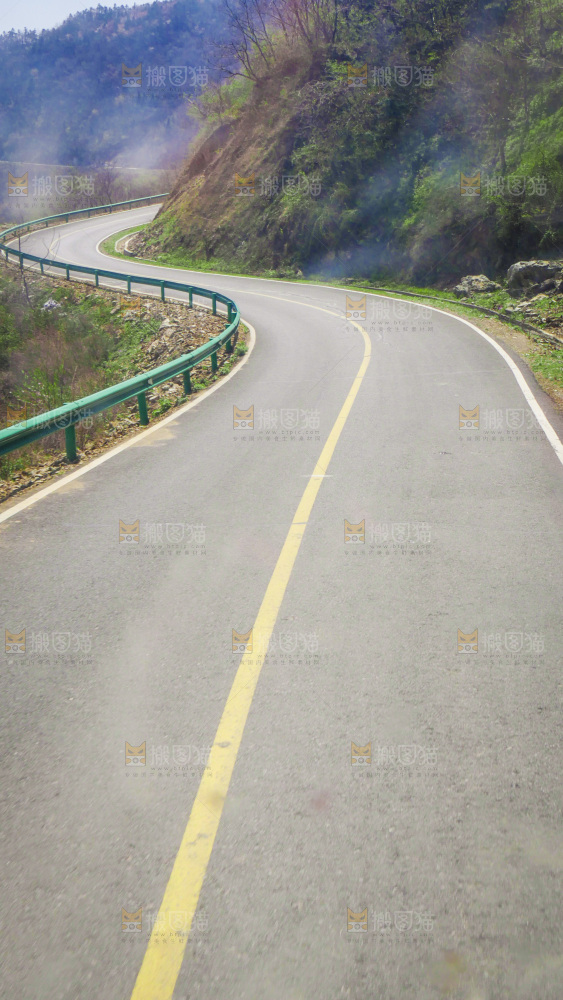 一条盘山公路