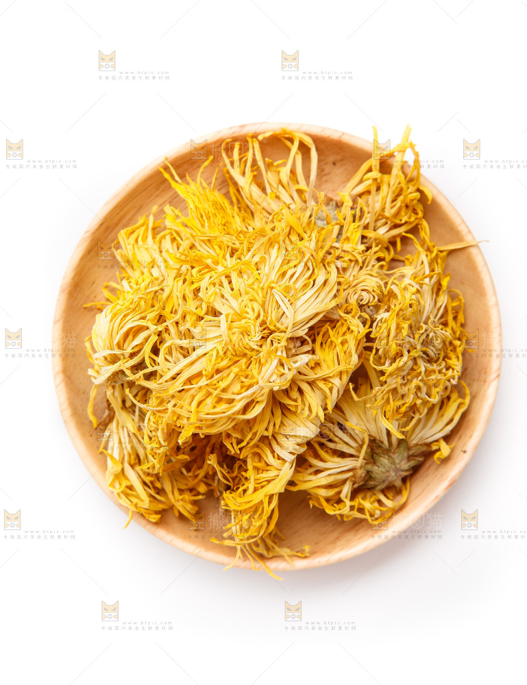 碟子里装着金丝皇菊