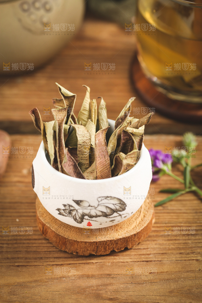 杯子里装着芦荟干