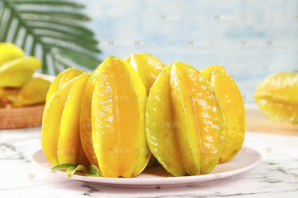 一盘红龙杨桃