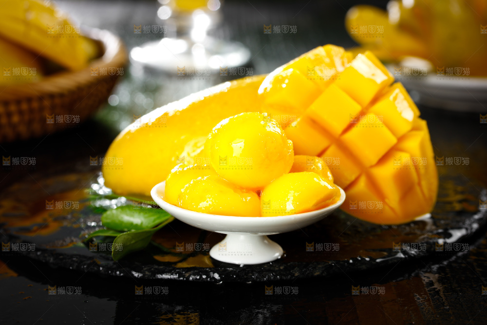 黑底上的小台芒果肉