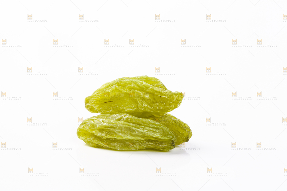 白底上摆放着绿香妃葡萄干