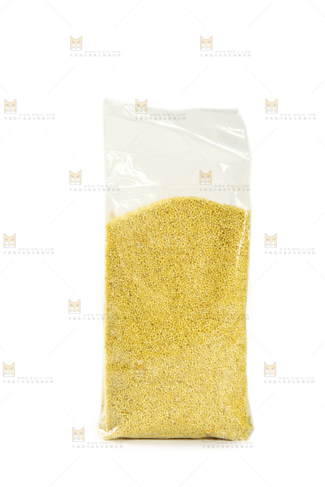 白底上放着一袋小黄米