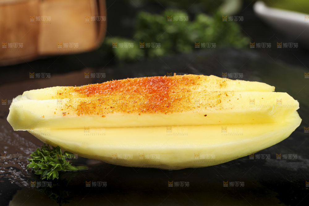 黑底上的酸芒果